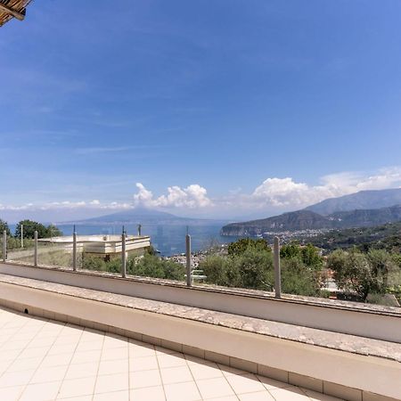 Villa Milena Modern Elegance Views And Guest Services Sorrento Eksteriør billede