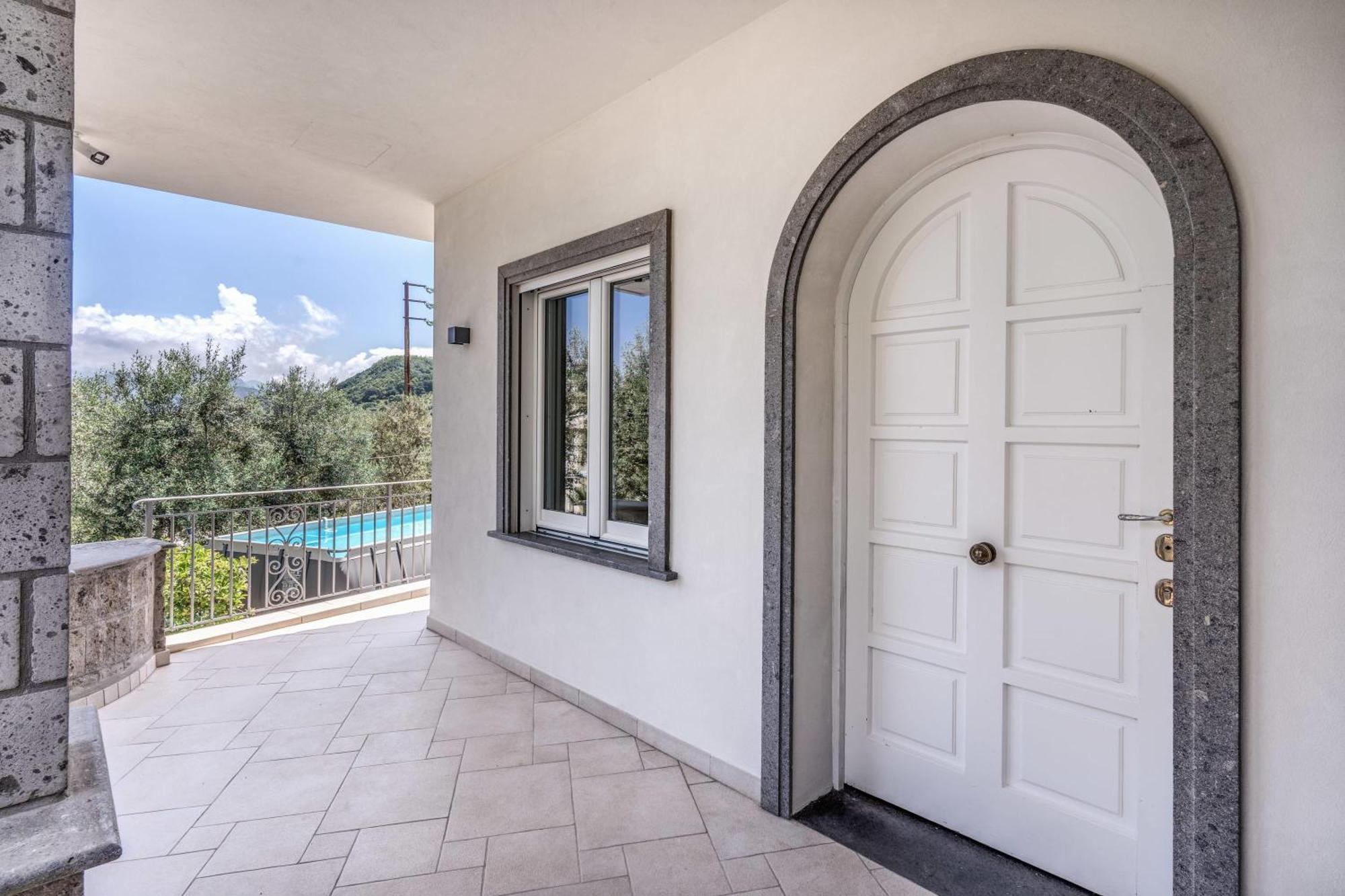 Villa Milena Modern Elegance Views And Guest Services Sorrento Eksteriør billede
